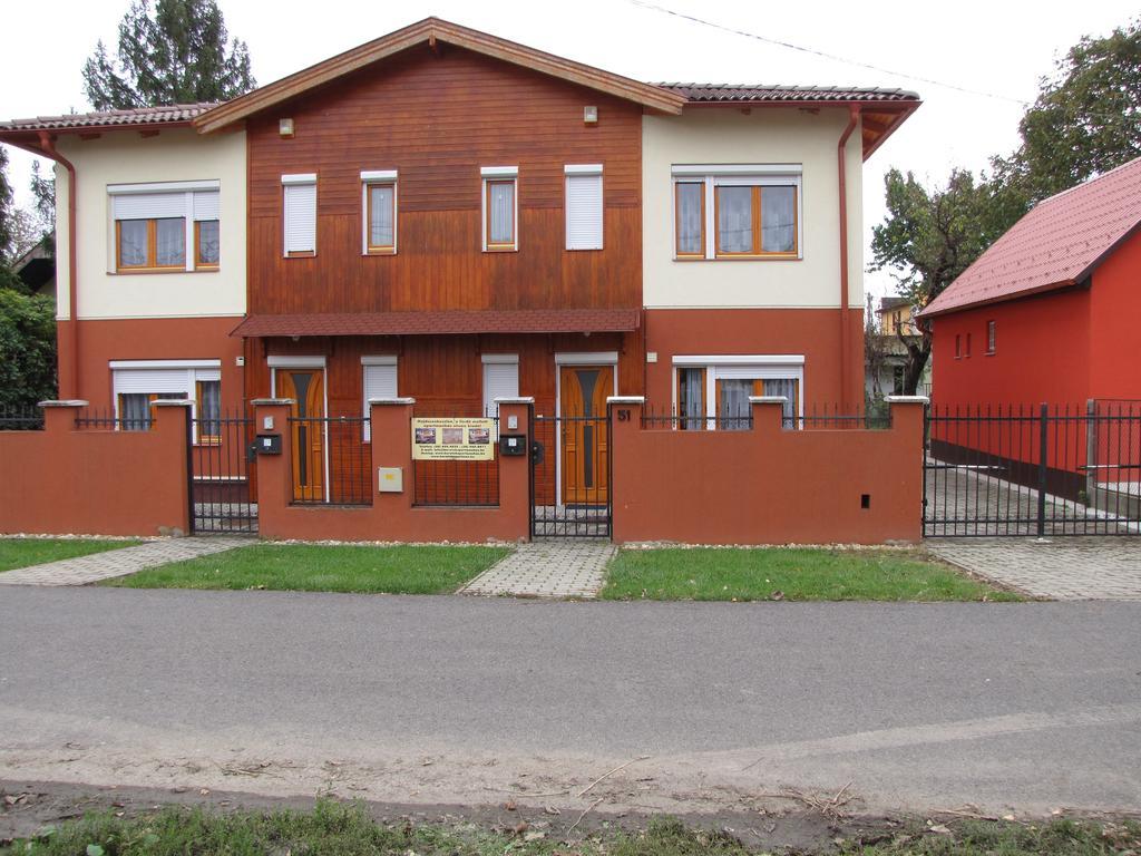 Zoli Apartmanok-Brody 51-53 Хайдусобосло Экстерьер фото
