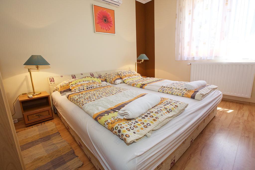 Zoli Apartmanok-Brody 51-53 Хайдусобосло Экстерьер фото