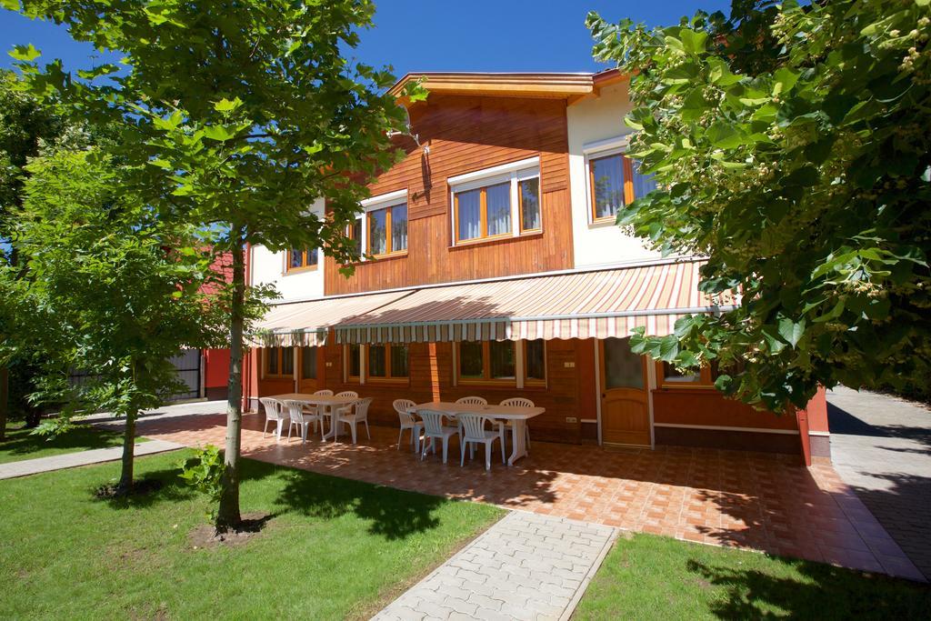Zoli Apartmanok-Brody 51-53 Хайдусобосло Экстерьер фото