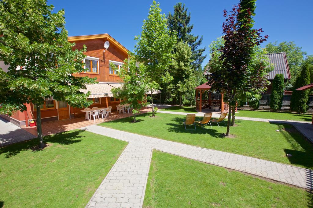 Zoli Apartmanok-Brody 51-53 Хайдусобосло Экстерьер фото