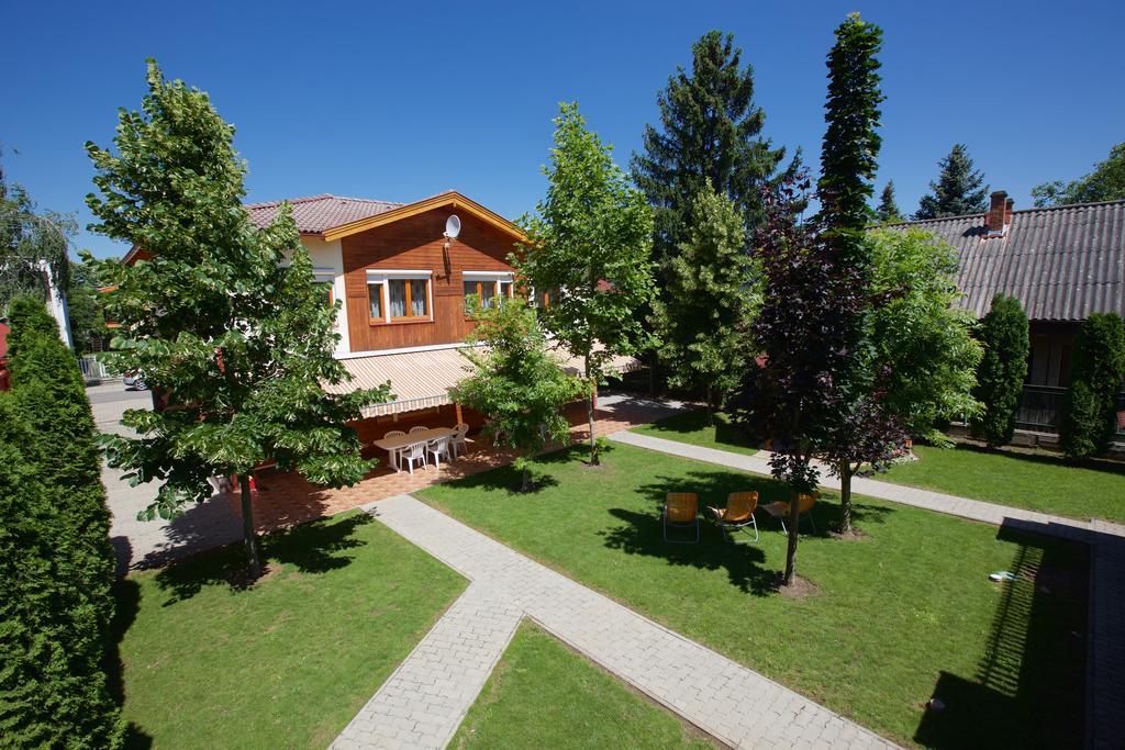 Zoli Apartmanok-Brody 51-53 Хайдусобосло Экстерьер фото